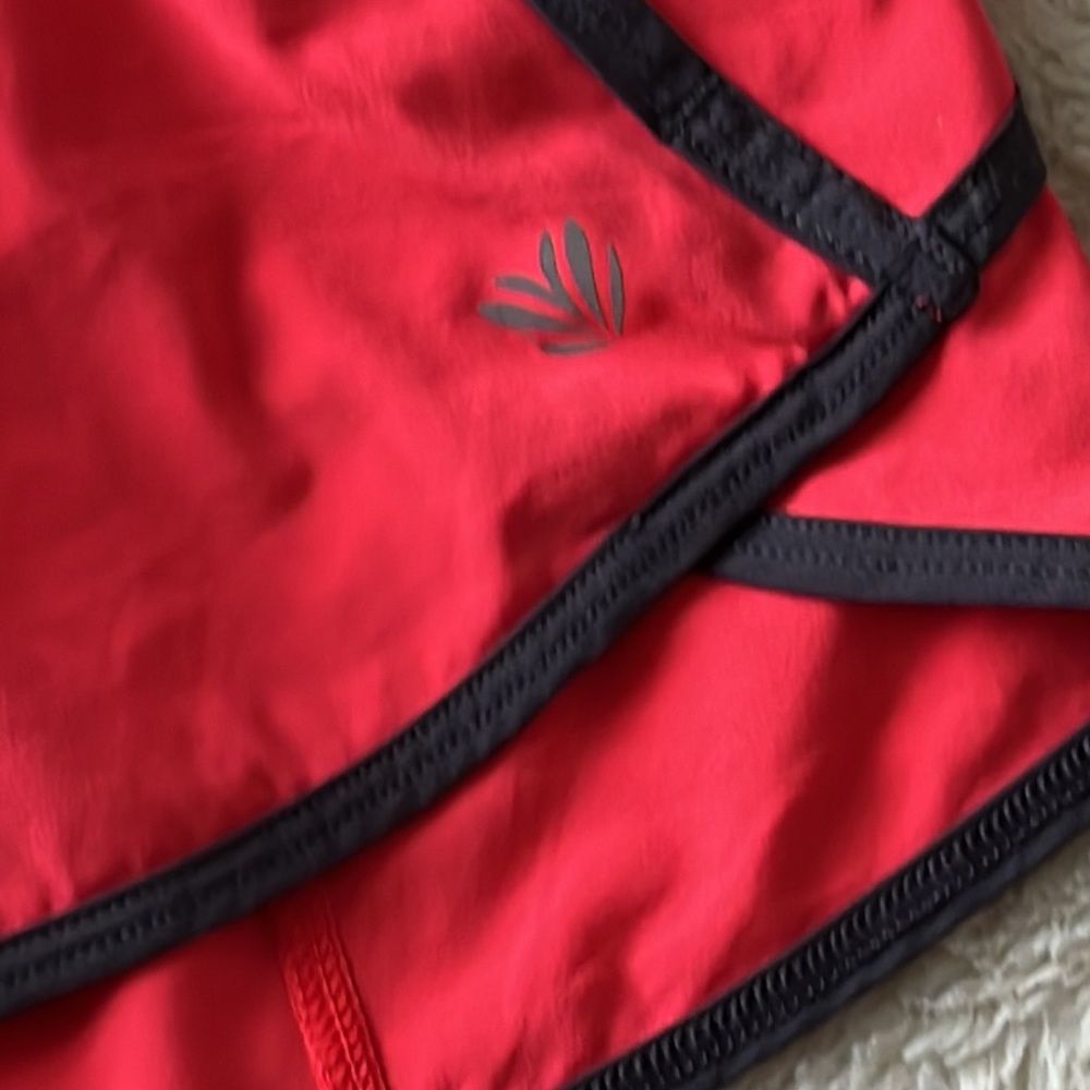 Girls workout shorts - Picture 2 of 4